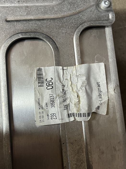 5qe915684j блок зарядки Audi e-tron etron 2019 55