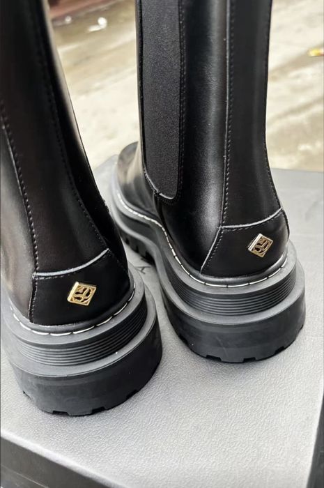 Продам демисезоні ботінки