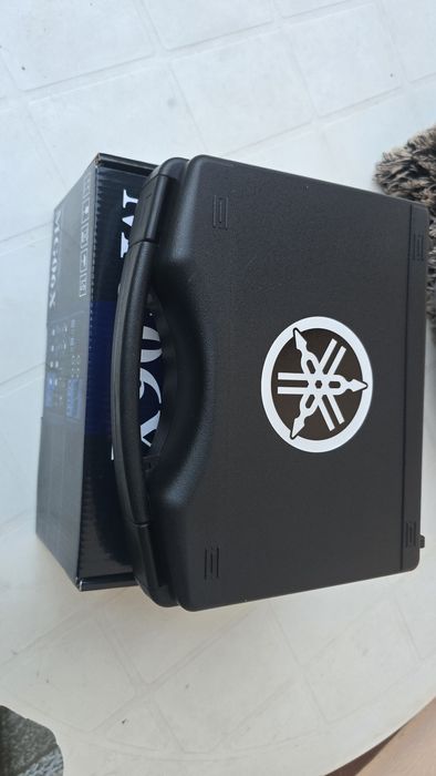 Mesa compacta com caixa