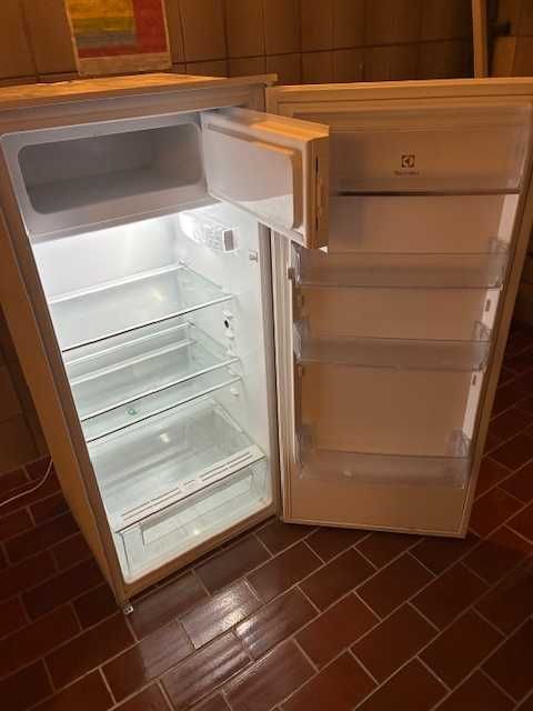 Lodówka Electrolux Seria 500 LFB3AF12S