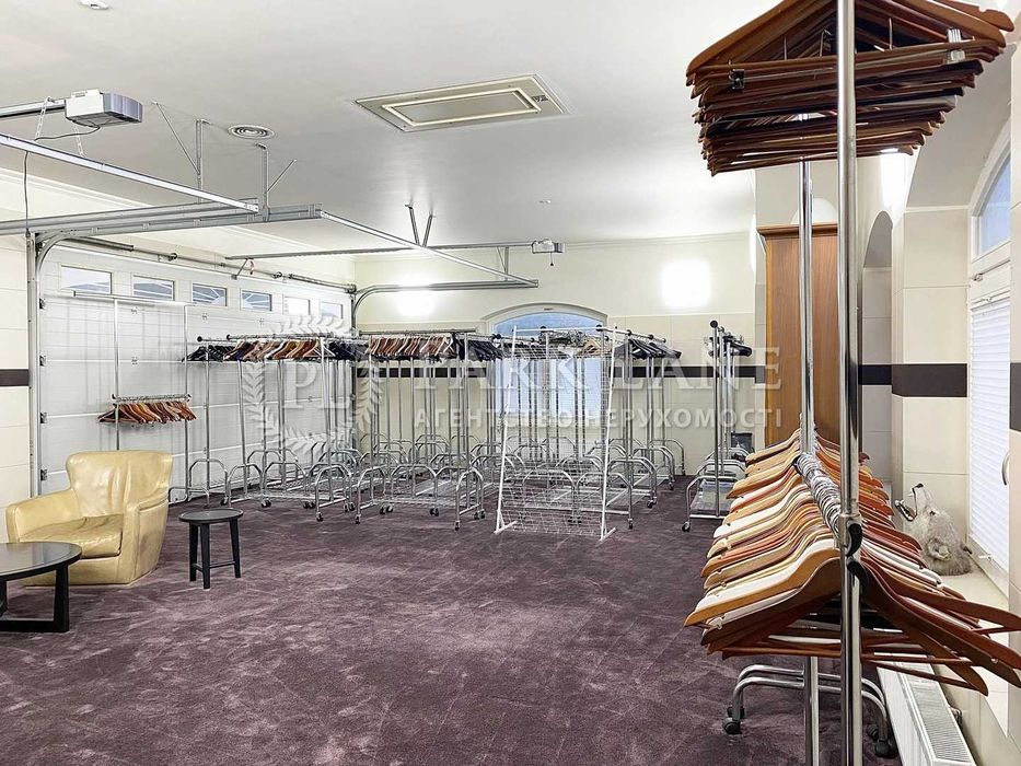 Оренда будинку Лісники. Будинок під горою. 1.3га землі.