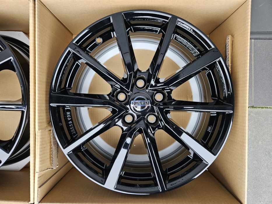Nissan 17 " Nowe 5x114,3 Juke Qashqai Rogue Felgi Czarne Alufelgi ET35