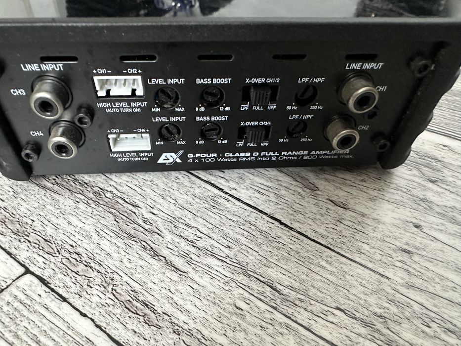 Esx quantum  Q-FOUR 4-100 wzmacniacz samochodowy