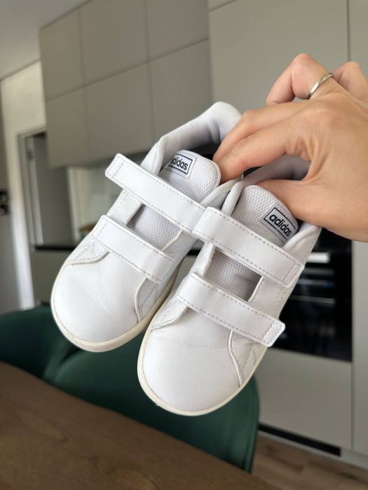 Кросівки adidas 26  розмір (устілка 16,5 см)