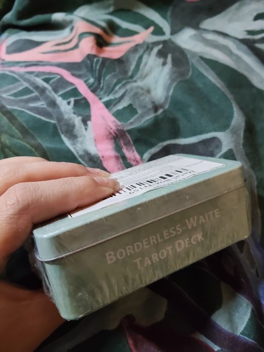 Tarot com bordas douradas