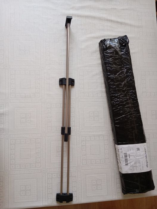 Wieszak wysuwany do szafy chrom dł.45 cm