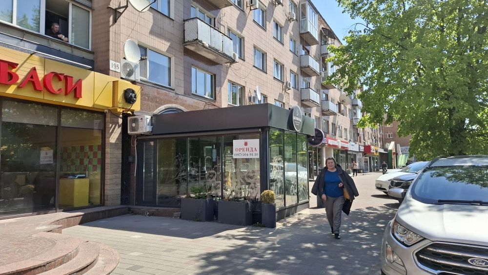 Здам в оренду приміщення комерційного призначення 47,4 м2 по бульвару, в  центрі міста
