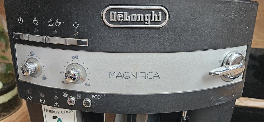 Ekspres do kawy delonghi