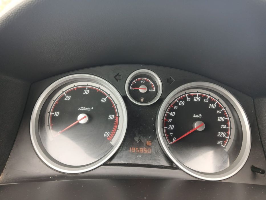 Opel Astra H GTC 1.3 cdti
