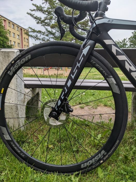 Rower szosowy Kross Vento 8.0 S 105 tarcze karbon