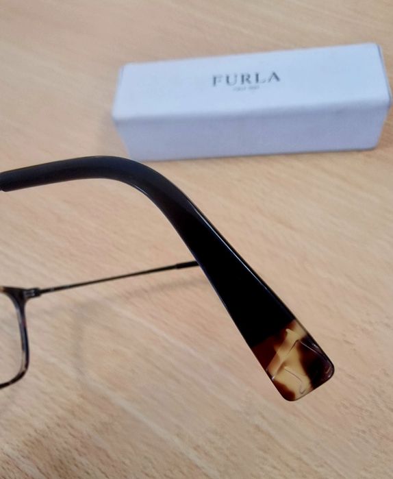 Vendo Óculos Furla sem grande uso