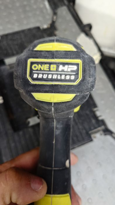 Aparufusadora Ryobi PBLHM101 18volts One+ Brushleess