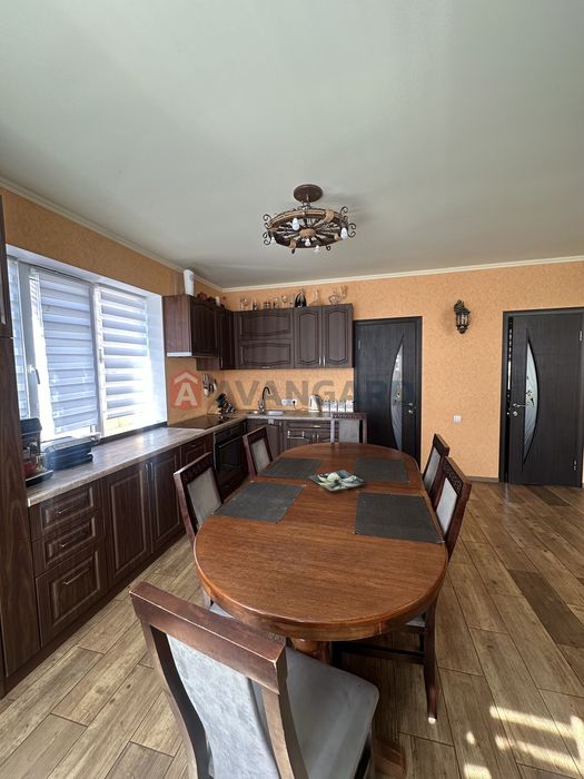 Новий 2-х поверх будинок з ділянкою 10с біля лісу