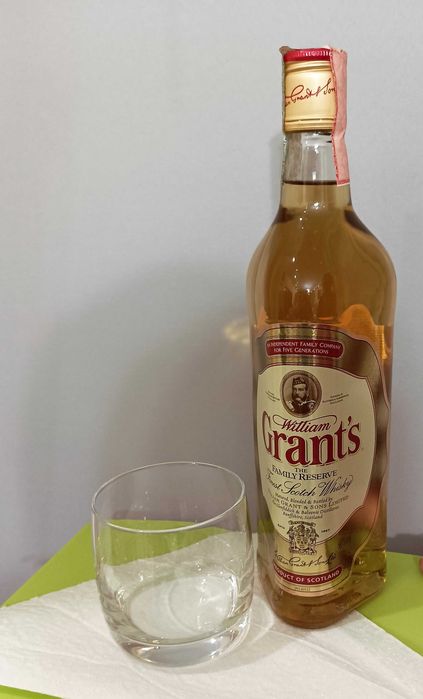 Szklanki do whisky i burbona oraz do deserów.