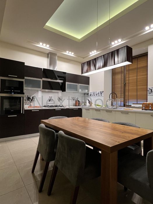 Здам будинок на дамбі київського моря