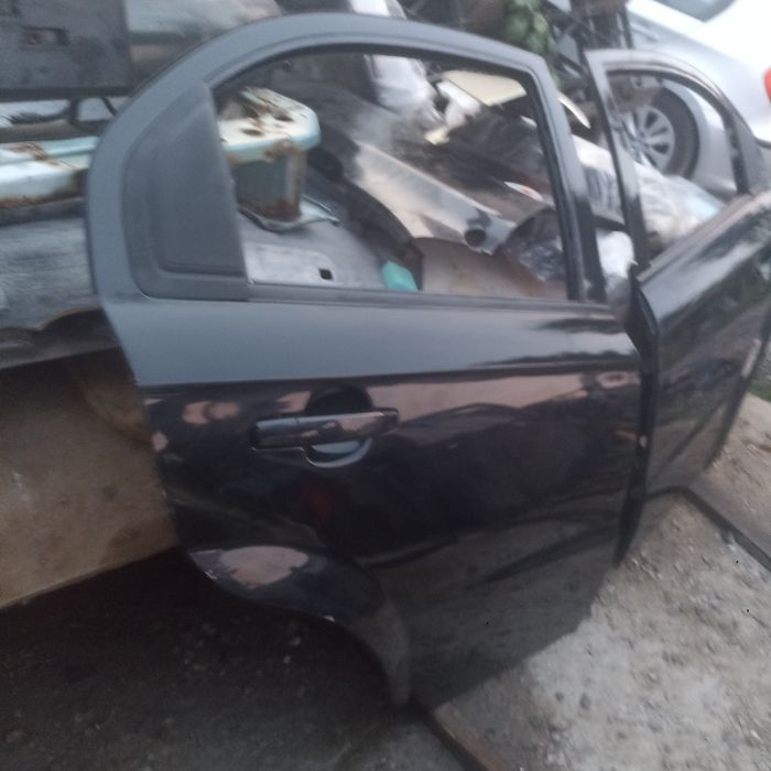 Шевроле авео т250 седан задні праві двері