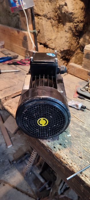 Електродвигун GRUNDFOS  1,1/3000 об. 220/380