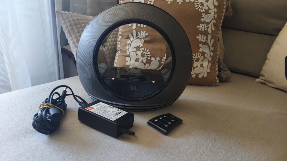 Coluna de Som JBL  modelo Radial tamanho Original com Comando e Acessórios Originais
