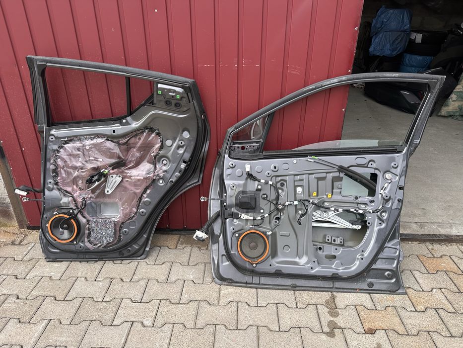 Toyota CHR 1G3 drzwi przednie prawe tylne prawe
