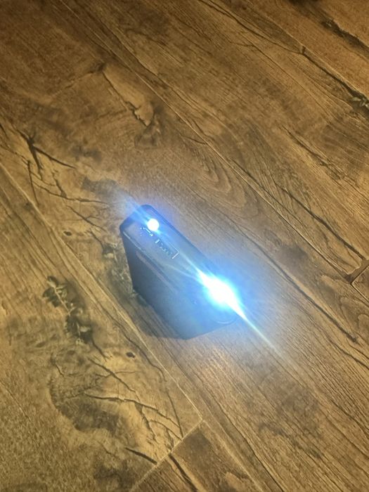 Павербанк з фонареком