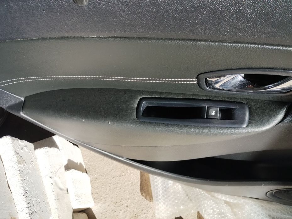 Обшивка дверей, шкіряна карта задніх лівих дверей scenic 3