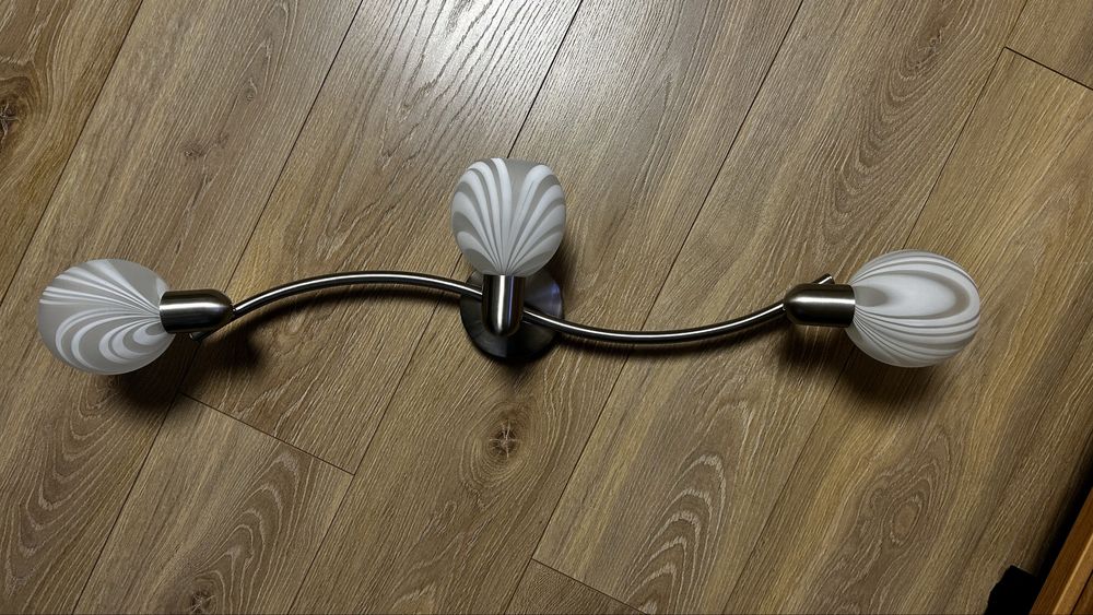 Oświetlenie sufitowe/ścienne trzypunktowe regulowany kąt padania świat