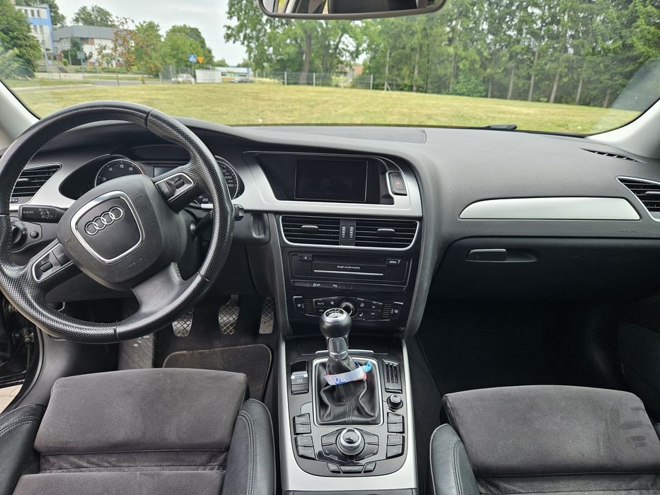 Audi A4 B8 S-Line 2010r