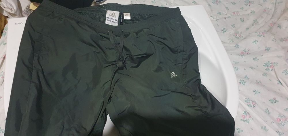 костюм спортивний жіночий р. 44-46 adidas