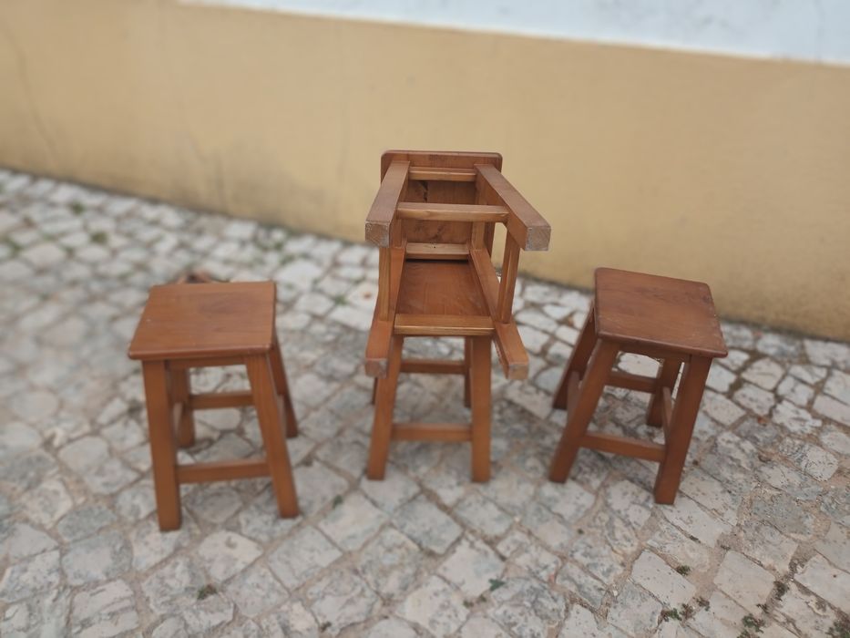 Bancos de madeira