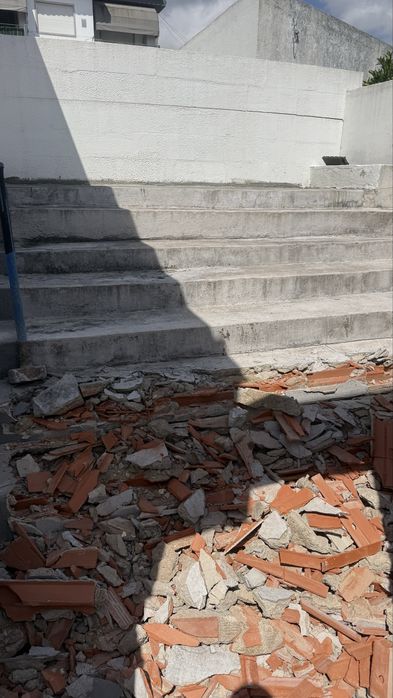 Demolições, Abertura de Roços e Recolha de Entulho – Serviço Rápido