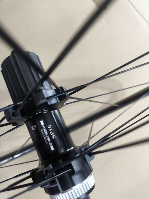 Komplet kół Shimano Carbon szytka WHRX31C35Q R-ID