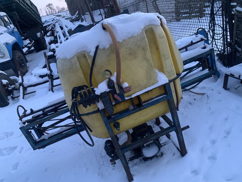 Продам навісний обприскувач