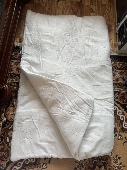 Продам одеяла и наматрасники