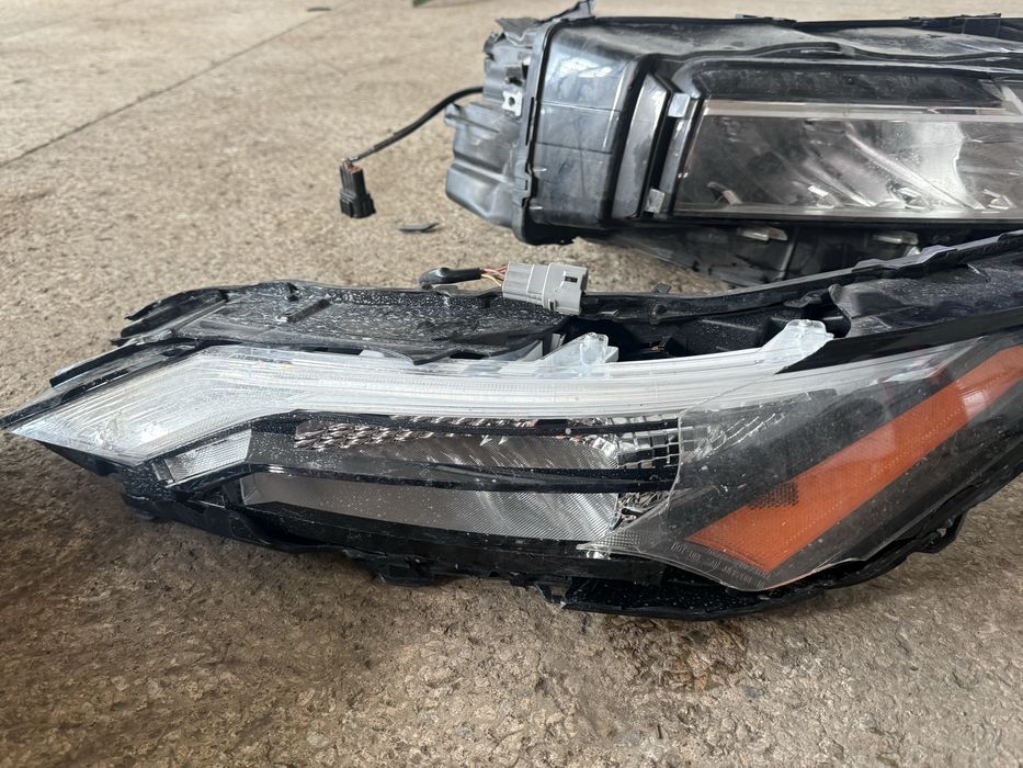 Фари на Ніссан Рог Т33