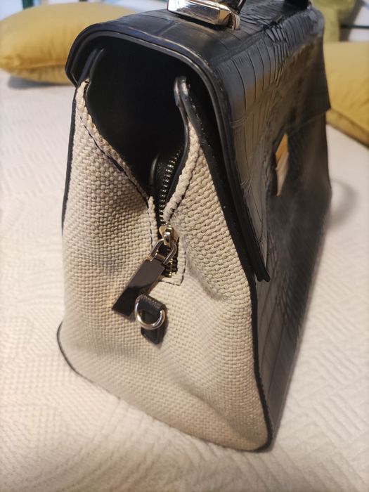 Mala preta Parfois muito espaçosa