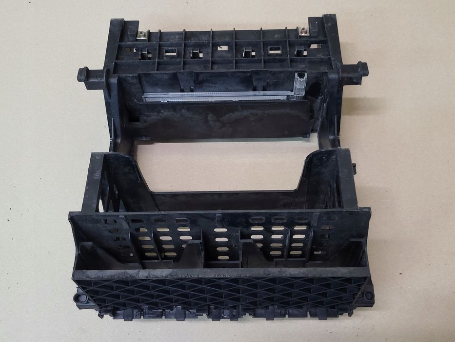 ramka obudowa kieszeń kosz radia deski led audi a4 b6 8e b7 8e0858005e oe