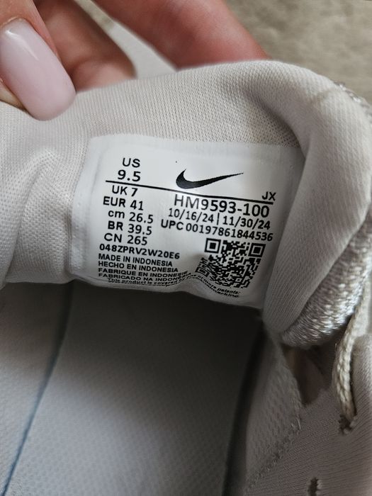 Нові кросівки Nike Run Defy