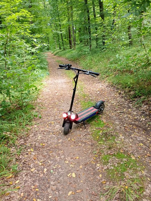 Продаю електро самокат