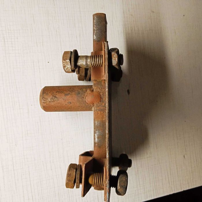 Замок ригельный.