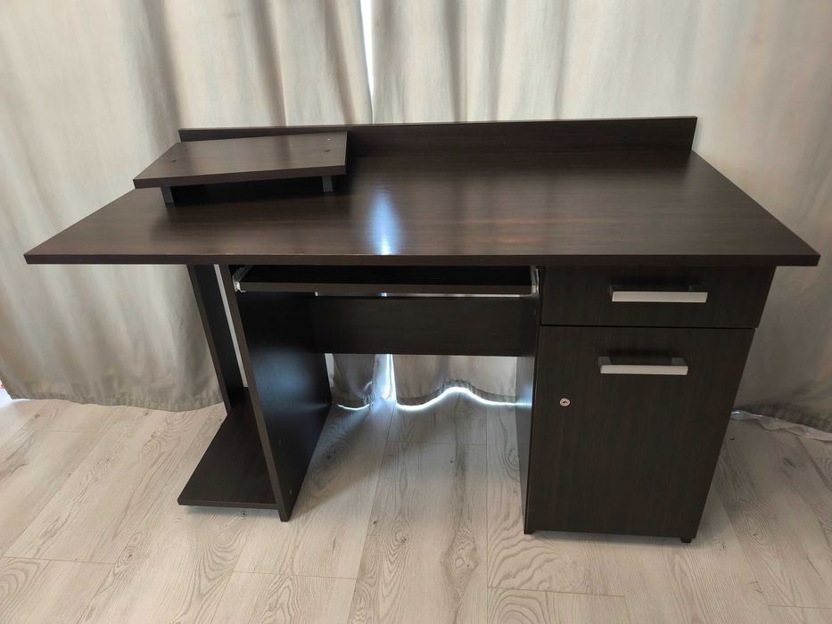 Biurko ciemny orzech