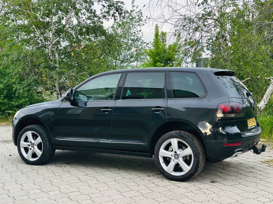 Продам Volkswagen Touareg полный привод в отличном состоянии