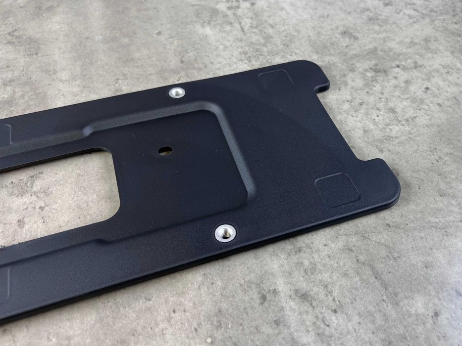 Рамка номерного знаку  -  Volvo XC60 II  /  S90 II  -  31425786