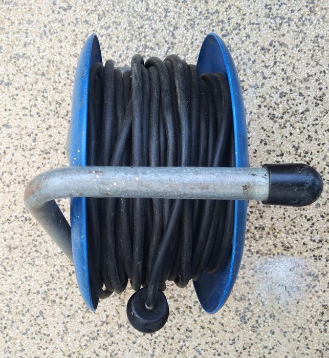 Extensão 50 mts 3500w pouco usada