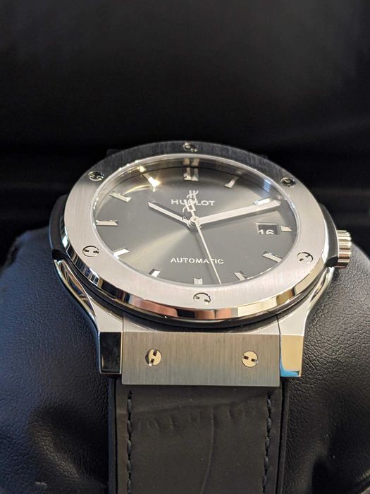 Убло Фюжн Clasik Gray Titanium 45mm Cal.1112 (2 моделі) в наявності