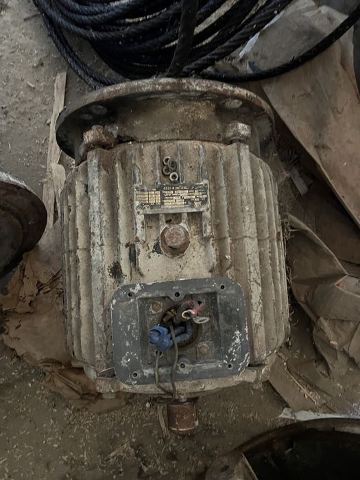 Електричний трифазний двигун