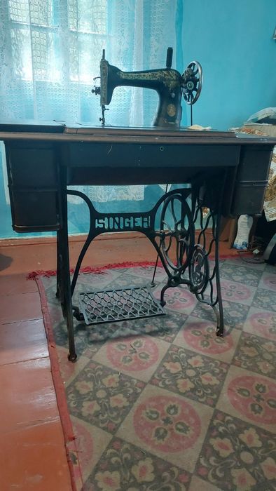 Швейна машинка SINGER