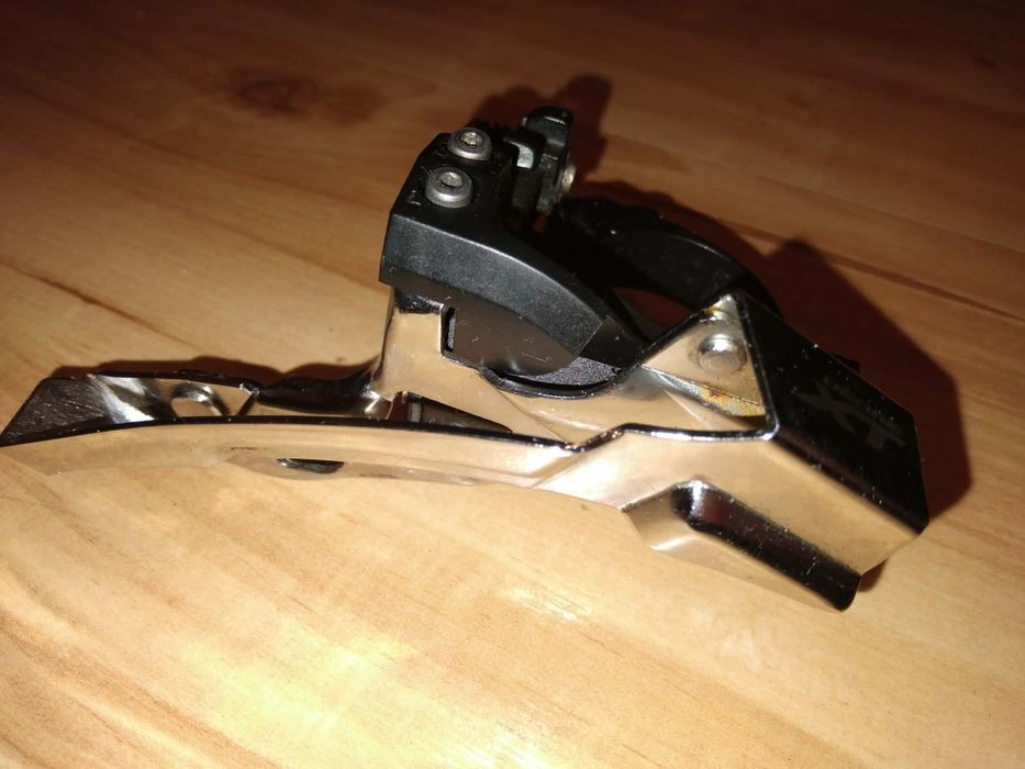 Przednia przerzutka Shimano Deore XT Fd-T8000