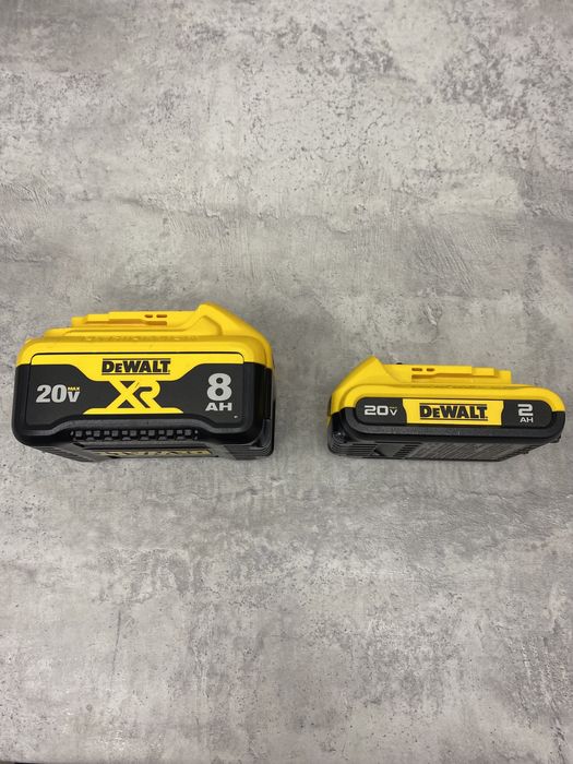 зарядні пристрої DeWALT 220v Батареї 2Ah 5Ah 8Ah Powerstack