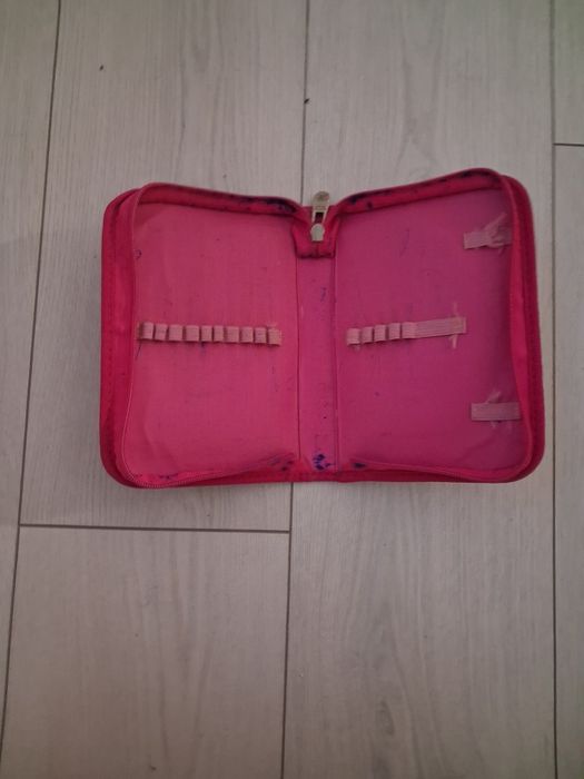 Віддам пенал,ліфчики в,75