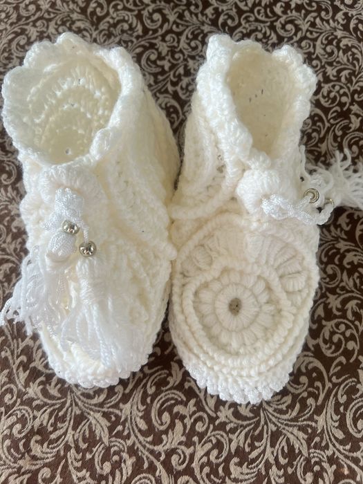 Берет, шапка, слідочки Жіночий вязаний комплект ірландське мереживо